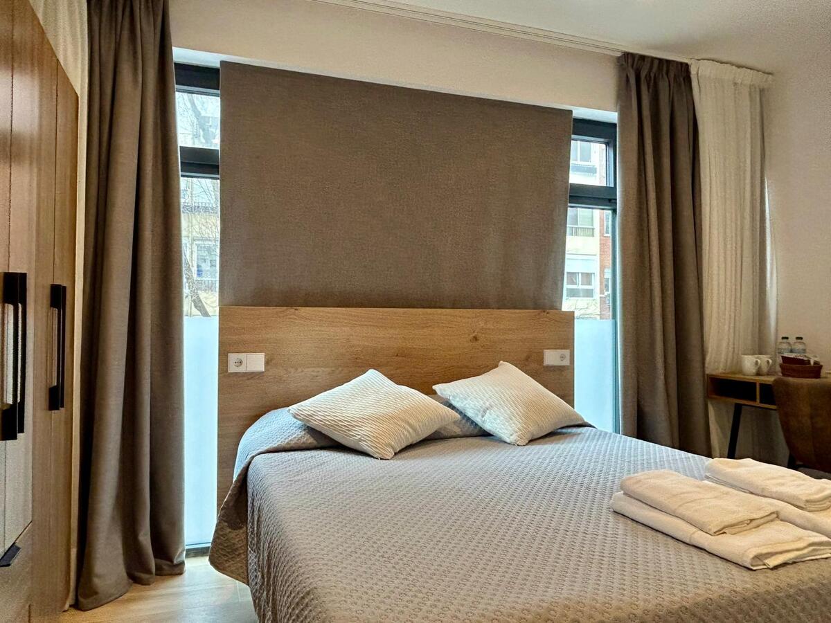 MITRA Sarria Living Suite 2 - 0